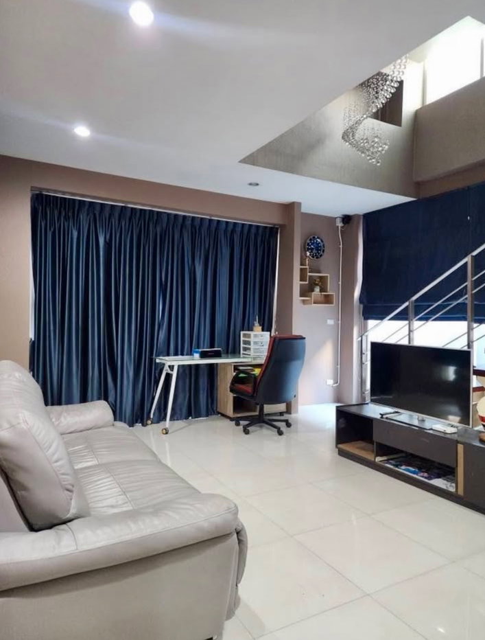 รูป ให้เช่าบ้านเดี่ยว / โฮมออฟฟิศ 3 ชั้น ใกล้ MRT คู้บอน บ้านพรีเมียม 360 ตร.ม. พร้อม EV Charger เพียง 500 เมตรจาก MRT คู้บอน - รูปที่ 8/41