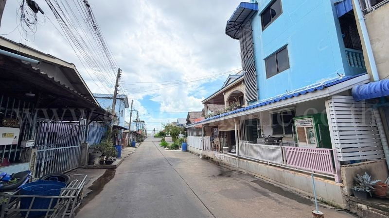 รูป บ้านพร้อม อพาร์ตเม้นท์ ใน นิคมอุตสาหกรรม นวนคร ซอยไทยธานี 12 - รูปที่ 3/37