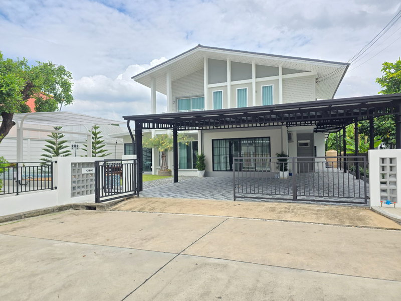 ขายบ้านเดี่ยว : Habitia Motif  ฮาบิเทีย โมทิฟ บ้านเดี่ยวหลังใหญ่ กว้างมาก แต่งใหม่ มีบ่อปลาคราฟท์ เฟอร์นิเจอร์สวยพร้อมอยู่