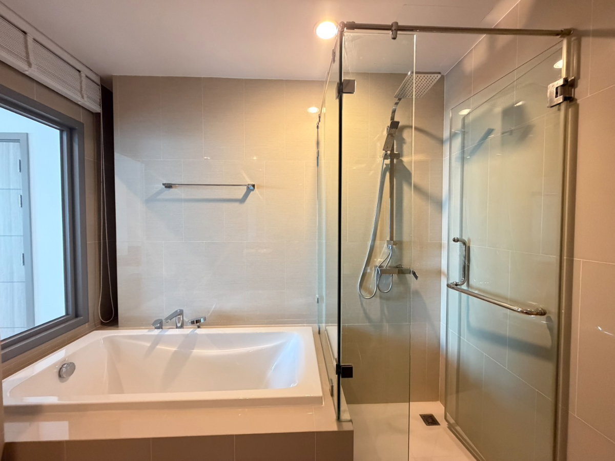 picture The Symphony: 2 bedrooms, 2 bathrooms - 17th floor, 80 sq m. Luxury beachfront condo. Beautiful unit, ready to move in. - 11/20