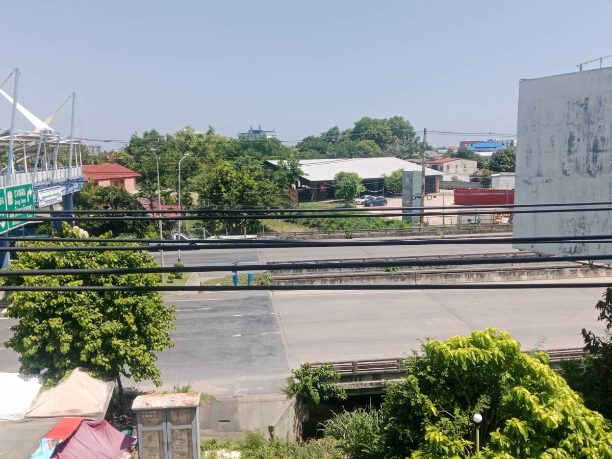 รูป ขายตึกแถวอาคารพาณิชย์ 17.6 ตรวา 4.5 ชั้นติดถนนสุขุมวิทใหญ่หน้าสุขุมวิทซอย 1 ชลบุรี ก่อนเลี้ยวถนนลงหาดบางแสน(กาแลคซี่) มีที่จอดรถเพิ่ม ราคา 3.89 ล้าน - รูปที่ 19/43