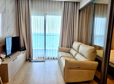 Condos for rent : The Symphony: 1 bedroom, 47 sq m, sea view, spacious room, large balcony, comfortable living.