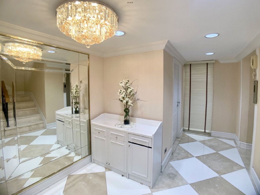 รูป มีสระว่ายน้ำส่วนตัว สวย หรูหรา ทาวน์โฮม 5 ชั้น หมู่บ้าน 349 Residence 3 ห้องนอน 3 ที่จอดรถ ใกล้โรงเรียนนานาชาติ - รูปที่ 13/27