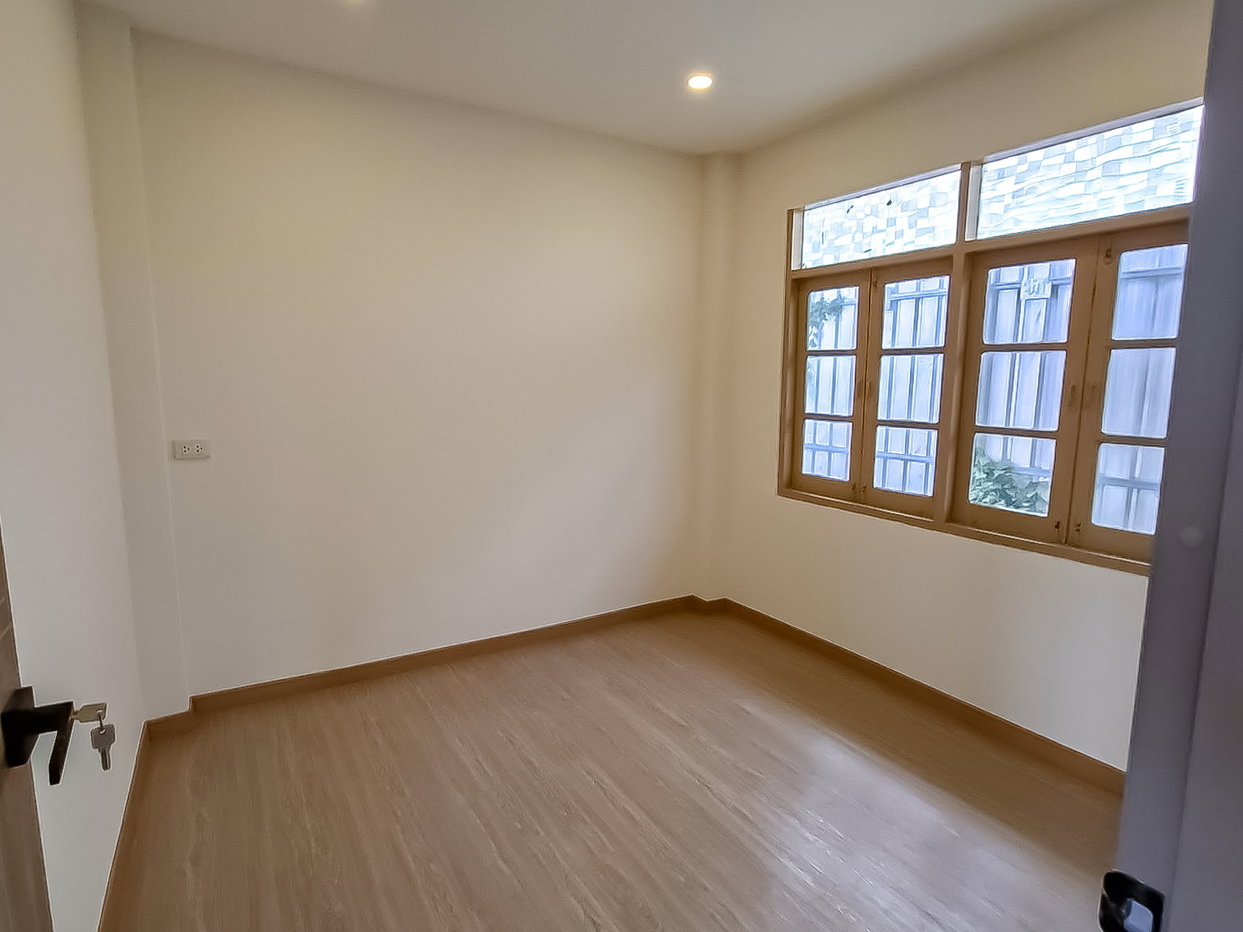 รูป House for Sale Khao Noi East Pattaya 4 Bedroom 2 Storey - รูปที่ 10/17