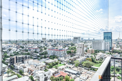 The Vertical Aree Location Near Employment, Surrounded by Lifestyles near BTS Ari