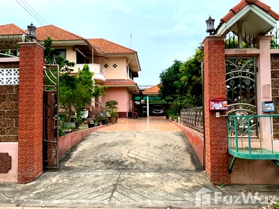 Houses for sale Bangkok : 5 Bedroom House for sale in Sala Thammasop, Bangkok  1796772