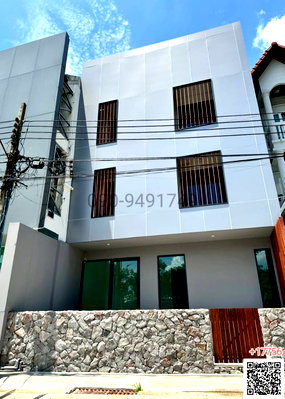 เช่าอาคารพาณิชย์ กรุงเทพมหานคร : เช่า อาคาร 3 ชั้น อยู่ซอยอ่อนนุช 88/4 เหมาะสำหรับเป็นสำนักงาน
