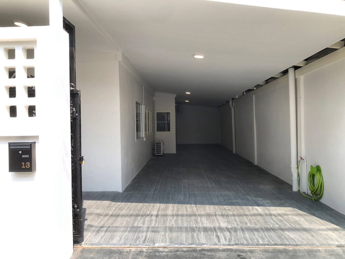 รูป 🏡 ให้เช่า บ้านเดี่ยวรีโนเวทใหม่ ย่านโชคชัย 4 – ลาดพร้าว 3 ห้องนอน 2 ห้องน้ำ พร้อมเข้าอยู่ | จอดรถได้ 2–3 คัน พื้นที่ใช้สอยกว้าง - รูปที่ 13/13