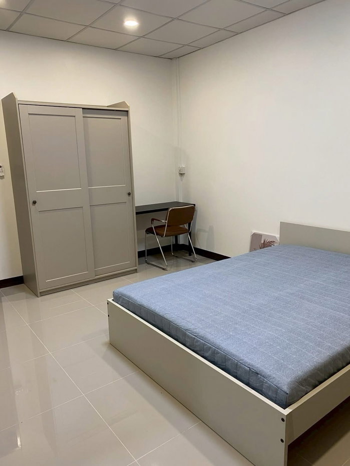 รูป 🏡 ให้เช่า บ้านเดี่ยวรีโนเวทใหม่ ย่านโชคชัย 4 – ลาดพร้าว 3 ห้องนอน 2 ห้องน้ำ พร้อมเข้าอยู่ | จอดรถได้ 2–3 คัน พื้นที่ใช้สอยกว้าง - รูปที่ 6/13