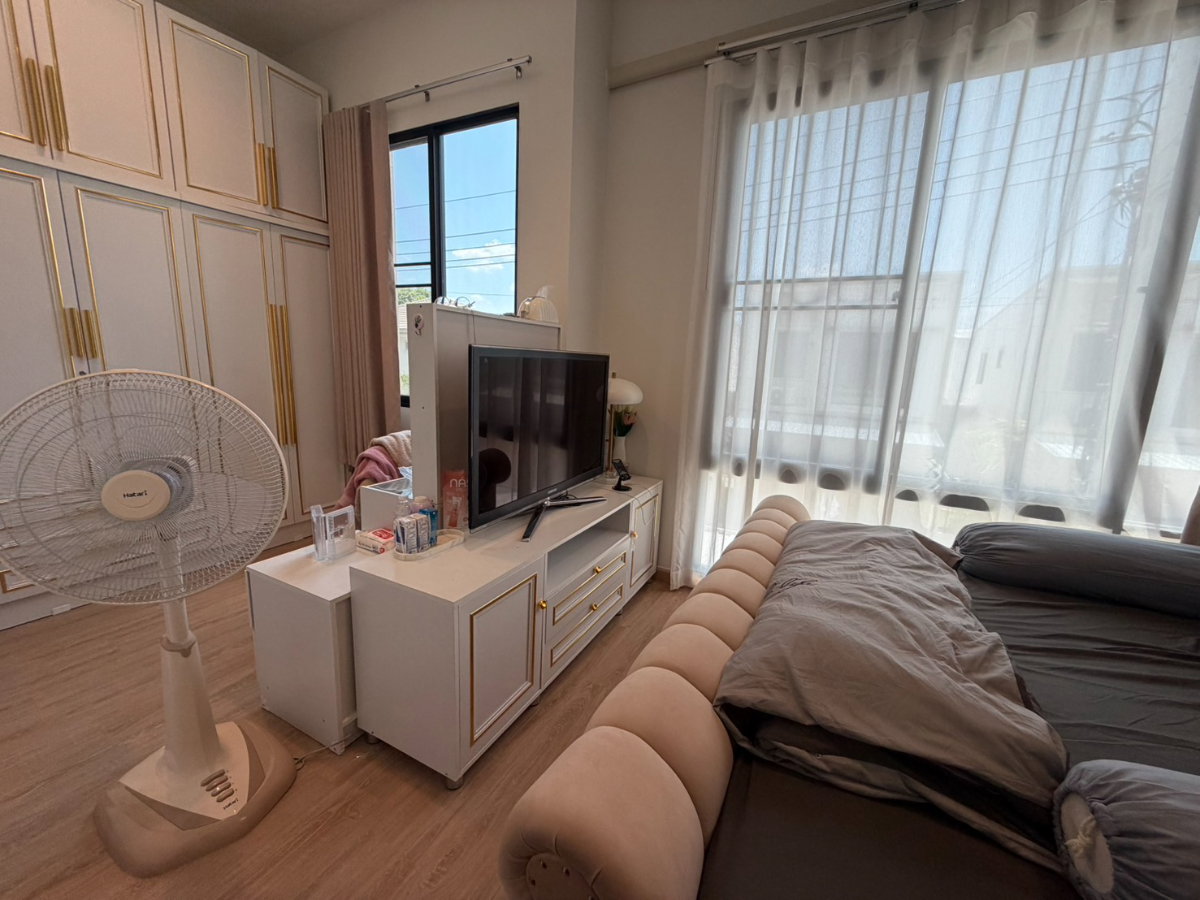 รูป ขายทาวน์โฮมอิสระ ต่อเติมพร้อมอยู่ หมู่บ้านเสนา วิลเลจ รามอินทรา กม.9 - รูปที่ 16/18