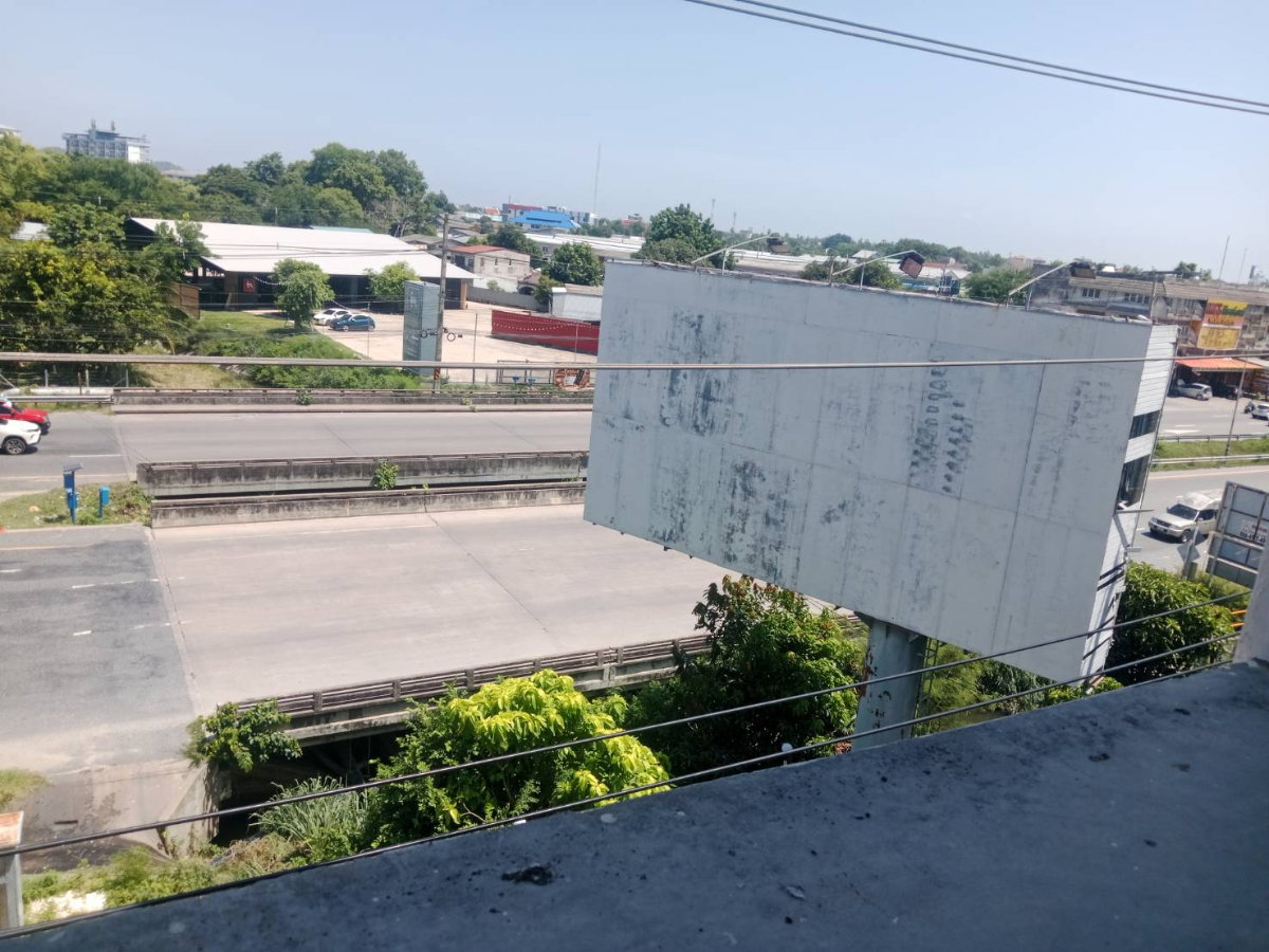 รูป ขายตึกแถวอาคารพาณิชย์ 17.6 ตรวา 4.5 ชั้นติดถนนสุขุมวิทใหญ่หน้าสุขุมวิทซอย 1 ชลบุรี ก่อนเลี้ยวถนนลงหาดบางแสน(กาแลคซี่) มีที่จอดรถเพิ่ม ราคา 3.89 ล้าน - รูปที่ 32/43