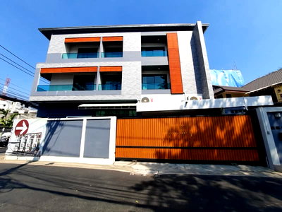 Home office for rent MRT Sutthisan : 🏢 Home Office near MRT Sutthisan