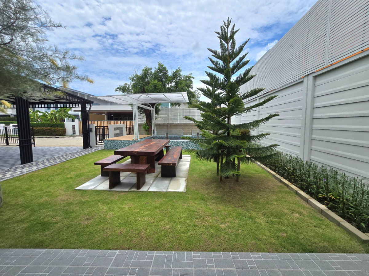 รูป Habitia Motif ฮาบิเทีย โมทิฟ บ้านเดี่ยวหลังใหญ่ กว้างมาก แต่งใหม่ มีบ่อปลาคราฟท์ เฟอร์นิเจอร์สวยพร้อมอยู่ - รูปที่ 16/59