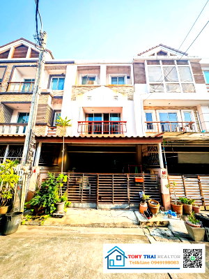Townhouses for sale Nong Khaem : Urgent Sale! 3-Storey Townhome – Great Location