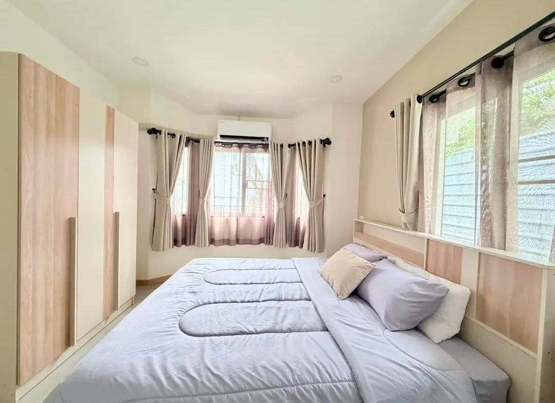 รูป ขายบ้านเดี่ยว 45 ตร.ว. หมู่บ้านสวนนนทรี เดินไปโลตัสรวมโชคได้ เฟอร์ครบ+ชาร์จ EV พร้อมอยู่ H541 โทร.0956195364 - รูปที่ 6/15