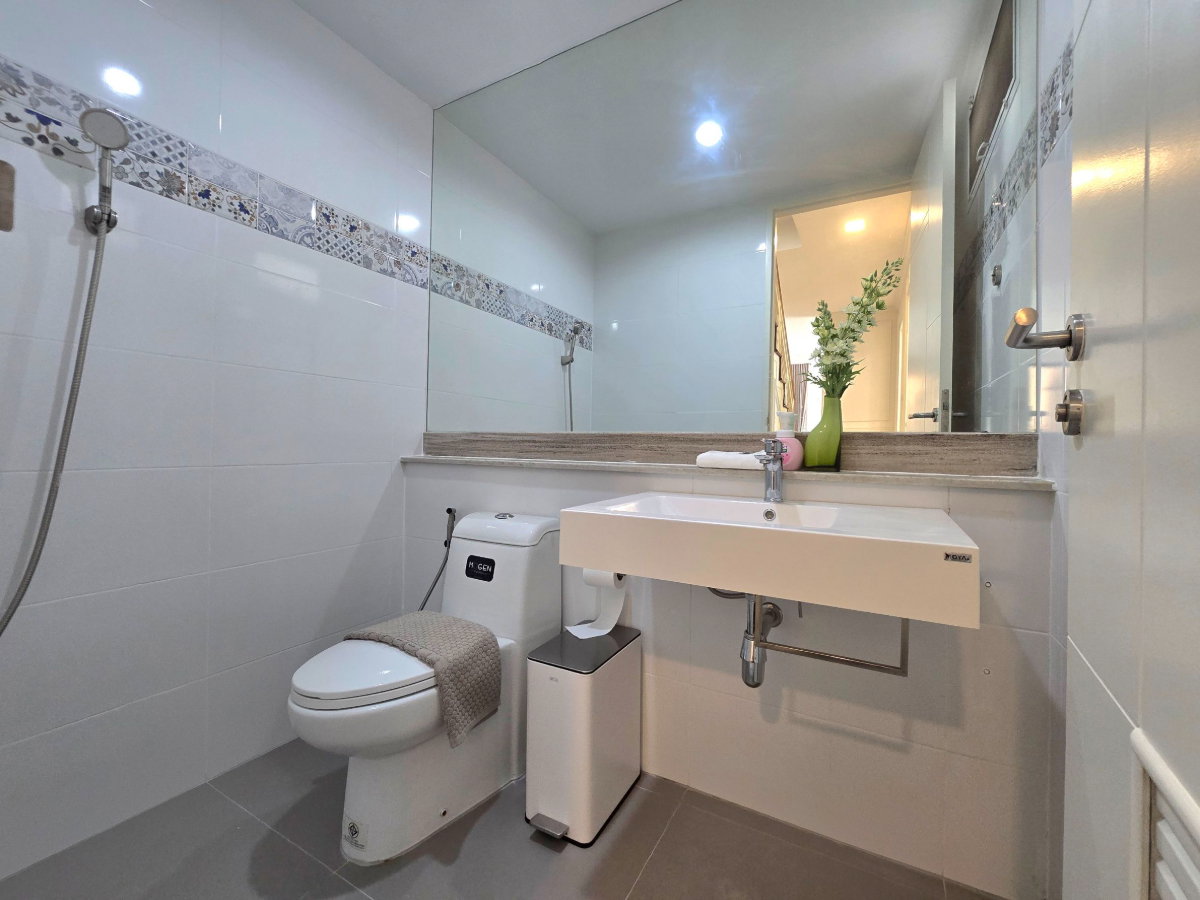 รูป Habitia Motif ฮาบิเทีย โมทิฟ บ้านเดี่ยวหลังใหญ่ กว้างมาก แต่งใหม่ มีบ่อปลาคราฟท์ เฟอร์นิเจอร์สวยพร้อมอยู่ - รูปที่ 33/59