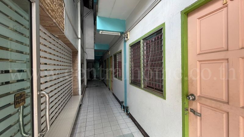 รูป บ้านพร้อม อพาร์ตเม้นท์ ใน นิคมอุตสาหกรรม นวนคร ซอยไทยธานี 12 - รูปที่ 31/37