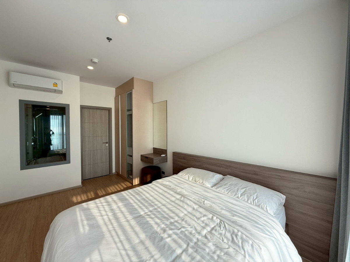 picture The Symphony: 2 bedrooms, 2 bathrooms - 17th floor, 80 sq m. Luxury beachfront condo. Beautiful unit, ready to move in. - 8/20