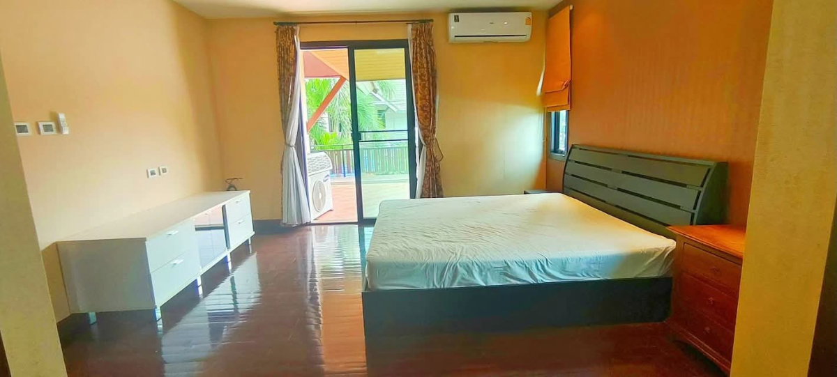 picture House in the best location in Central Pattaya - 3/13