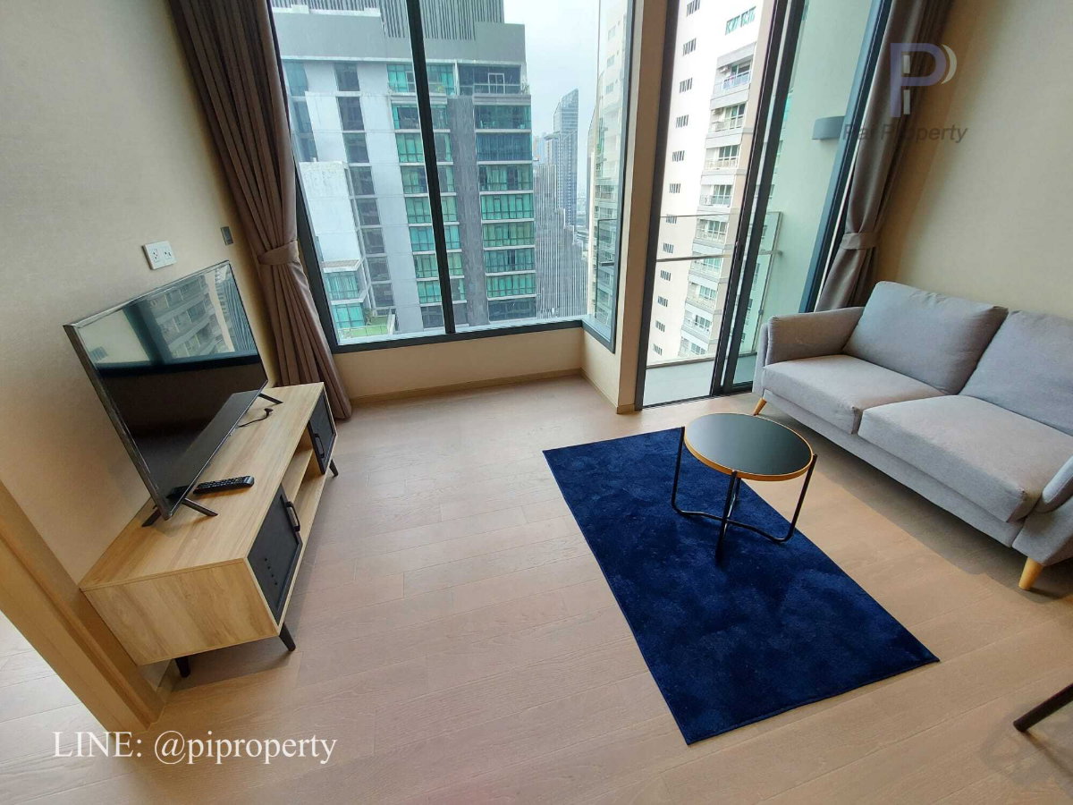รูป คอนโดหรูทำเลทองในอโศกให้เช่า 1 ห้องนอน 1 ห้องน้ำ พร้อมอ่างอาบน้ำ พร้อมเข้าอยู่ ทิศเหนืออากาศเย็นสบาย - รูปที่ 4/23