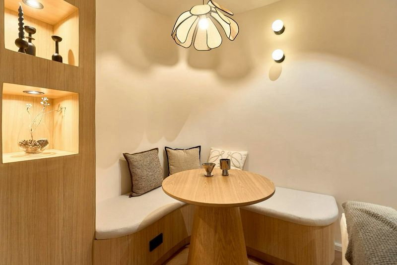 picture Penthouse Condo for Sale in a Prime Chiang Mai Location - 3/19