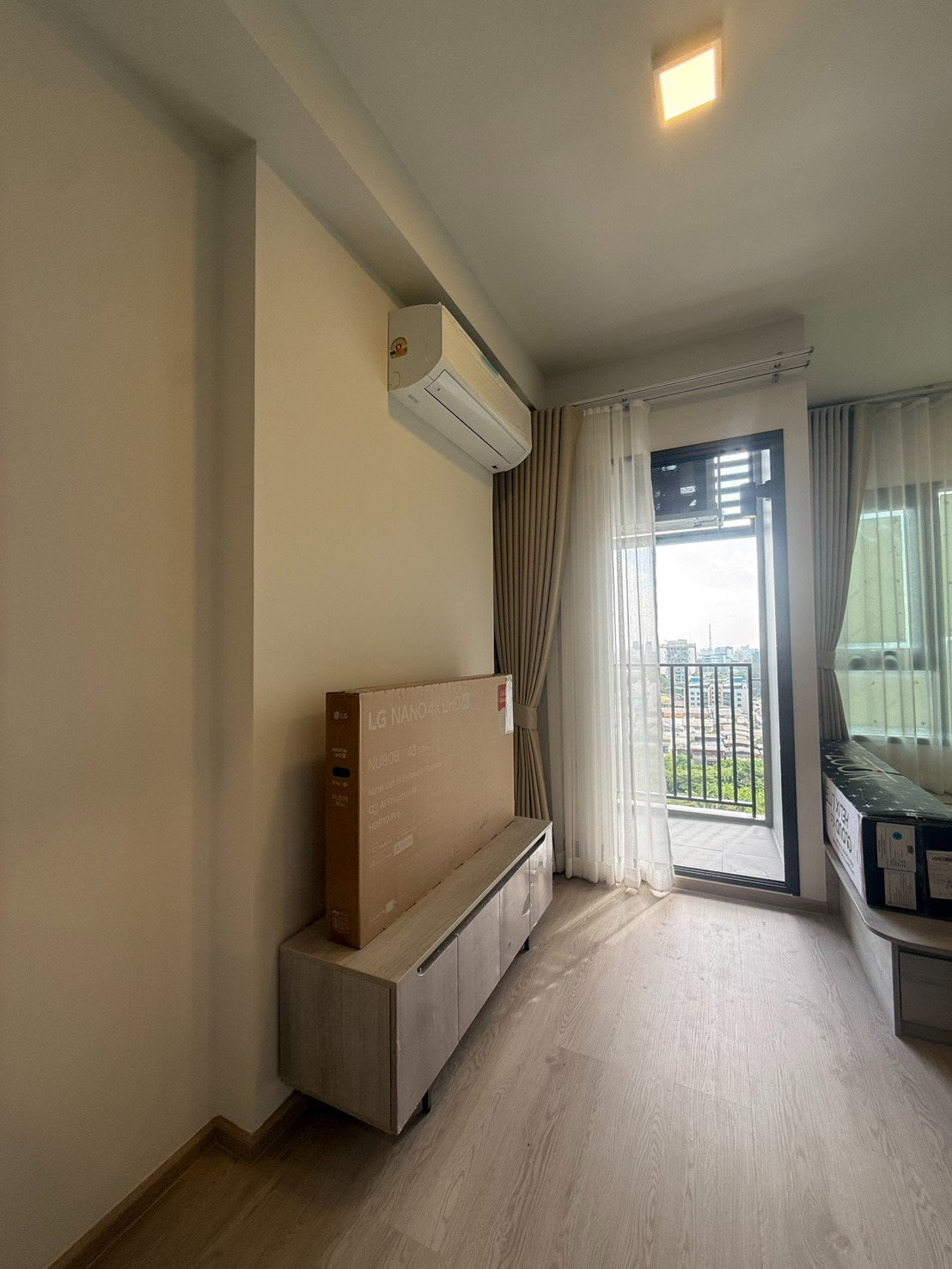 Condo for rent, Cobe Kaset-Sri Pathum, 10th floor, 27 sq m. Rent: 15,000 THB. Contact Line @802dkhwu for quick response 