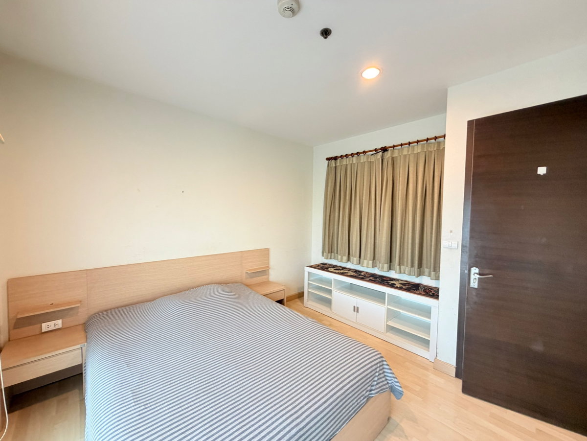 picture For Rent✨𝐑𝐡𝐲𝐭𝐡𝐦 - 𝐑𝐚𝐭𝐜𝐡𝐚𝐝𝐚✨ 1 Bedroom 1 Bathroom : 37 Sq.m., Corner Unit MRT-Ratchadapisek - 3/10