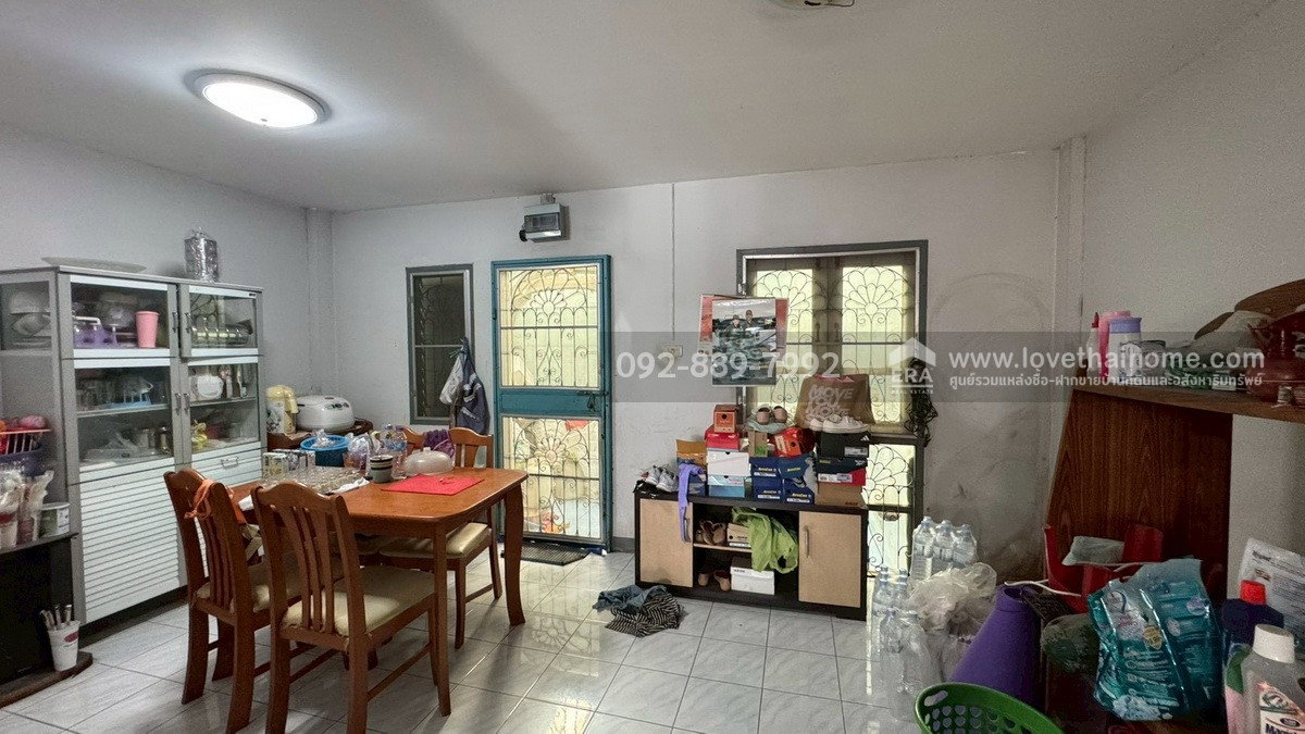 รูป ขายทาวน์เฮ้าส์ 2 ชั้น หมู่บ้านกานดา กม.23 พระราม2-นาดี พื้นที่ 20 ตรว. ราคาถูกที่สุดในโครงการนี้แล้ว ขายเพียง 1.4 ล้านบาท ใกล้เซ็นทรัล มหาชัย - รูปที่ 2/9
