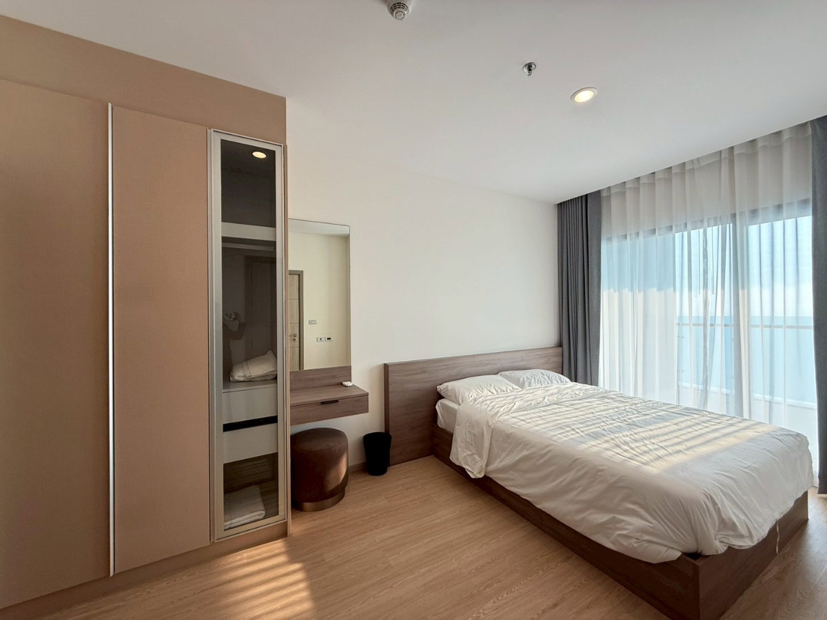 picture The Symphony: 2 bedrooms, 2 bathrooms - 17th floor, 80 sq m. Luxury beachfront condo. Beautiful unit, ready to move in. - 9/20