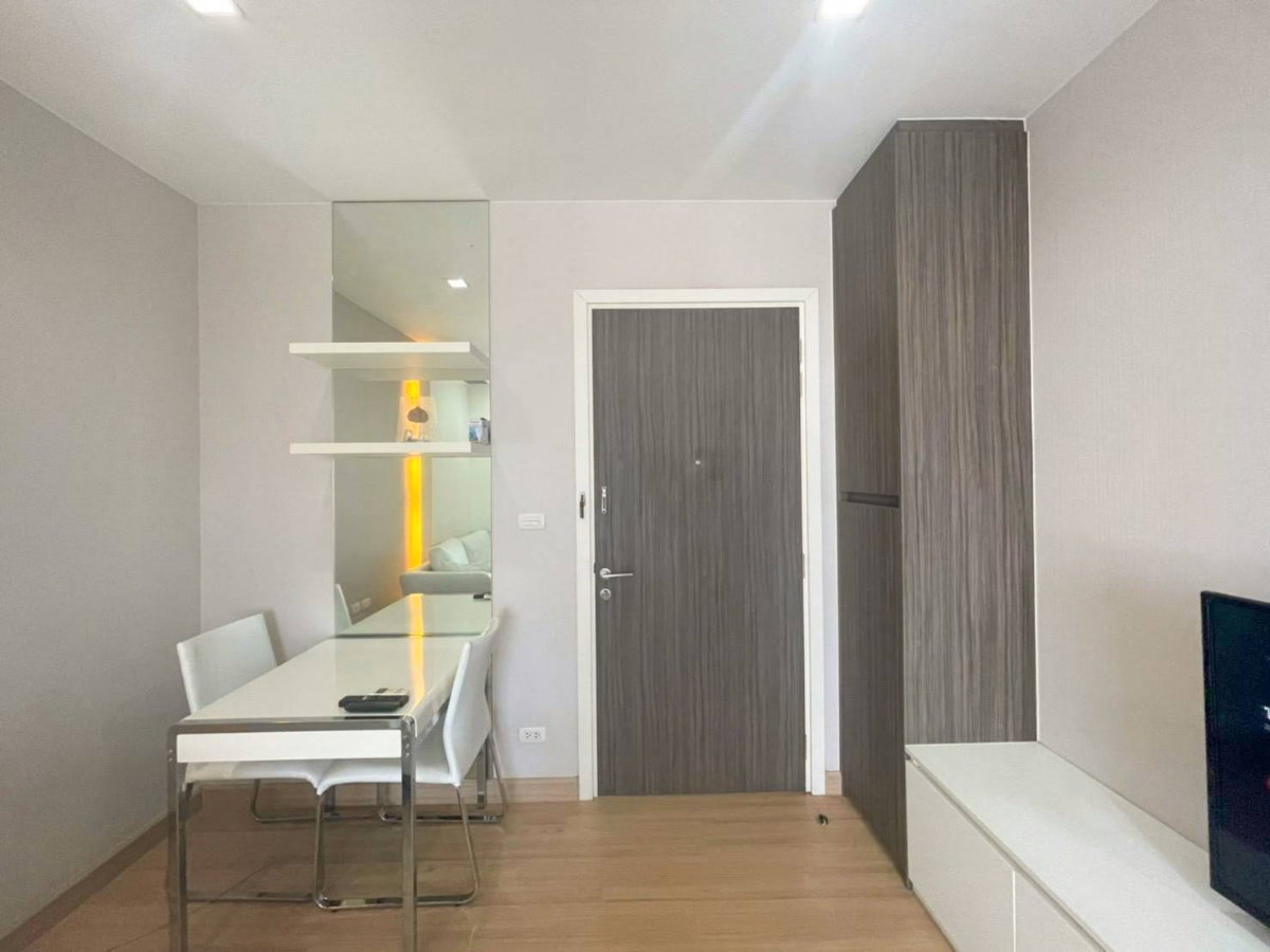 รูป T1532 คอนโดให้เช่า Urbano Absolute Sathon - Taksin (เออร์บาโน่ แอบโซลูท สาทร-ตากสิน) ห้องสวย เฟอร์ครบ ราคาพิเศษ - รูปที่ 6/9