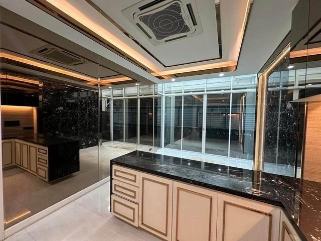 รูป MHR221 ให้เช่าบ้านเดี่ยวสุดหรูหลังมุม The Grand Pinklao (เดอะ แกรนด์ ปิ่นเกล้า) พื้นที่ใช้สอยกว่า 400 ตร.ม. ปูหินอ่อนแท้ทั้งหลัง ตกแต่ง Built-in - รูปที่ 9/13
