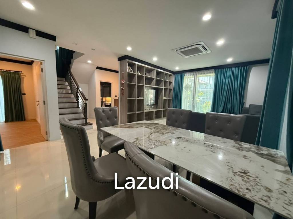 รูป 250 sqm modern detached house in Setthasiri Krungthep Kreetha Hua Mak Bangkok - รูปที่ 4/15
