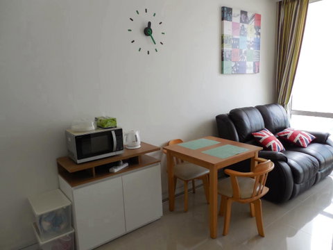 [VR0587] 🔥 15,000/Month | TC Green Rama 9  Ceiling Huge Built-in Closets Fully Furnished  On Main Road Near MRT & SHOW DC! 🔥