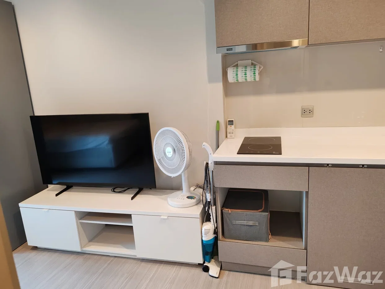 picture Like new studio condo with convenient location 6595950 - 2/8