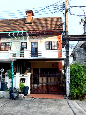 เช่าทาวน์โฮม โลตัสเอ็กเพลส(สุทธิสาร) : บ้านทาวเฮ้าส์เปล่าให้เช่าพร้อมเข้าอยู่ ซอย ลาดพร้าว 80 แยก 14 เดือนละ 11,000 ติดต่อ คุณวี 0979693803