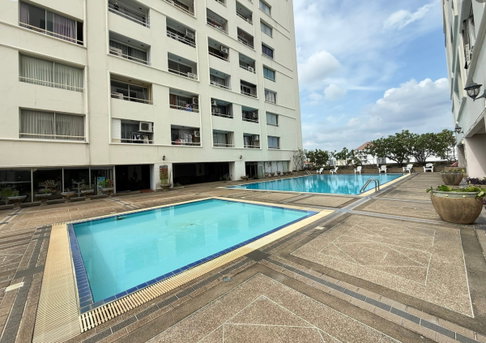🚨Price to SALE by owner: PREMIUM 2Bed CORNER UNIT (BELOW MARKET)🚨TWO Private Parking Spaces! Near MRT Sutthisarn