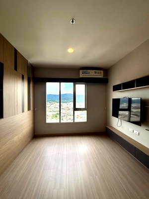 Condos for sale : Sale! Condo Plus 30 Meters, 1 Bedroom, 33 sq.m., High Floor, New Flooring, Built-in, Ready to Move In, East Facing. Selling Price: 2 Million Baht.