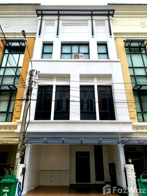 Townhouses for rent Bang Na Tai : Baan Klang Krung Office Park Bangna 6612918
