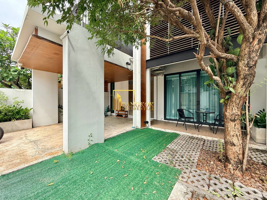 รูป Beautifully Renovated 3 Bed Townhouse For Rent in Ekkamai - BR8807TH - รูปที่ 5/40