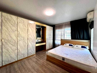 Twin houses for rent Suwannaphum International Airport : For Rent : Townhouse Indy 2 Bangna Km 7 *Pet Friendly* at Line : @homefinder