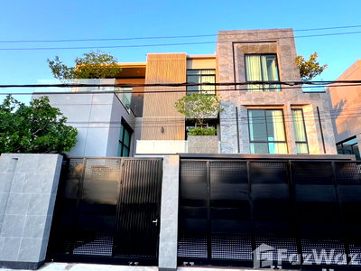 Houses for rent Bangkok : For Rent: 3-Story Detached House 2044281