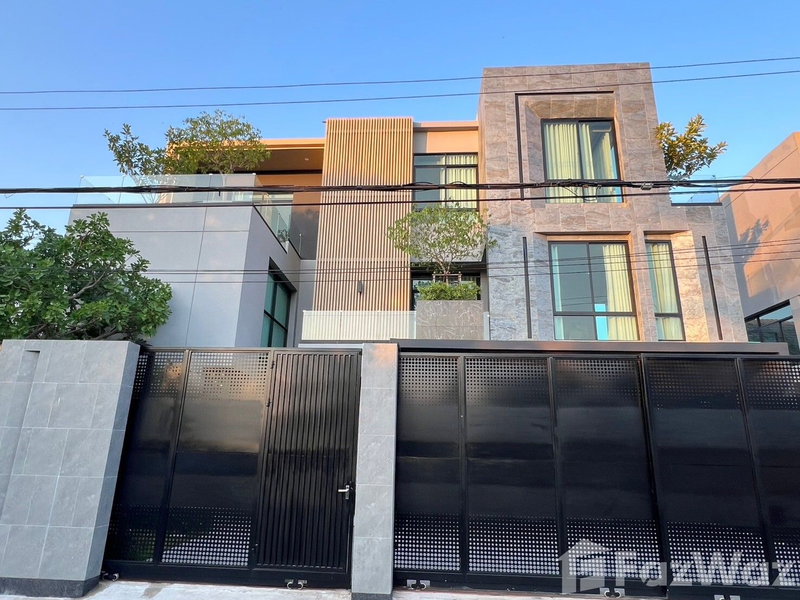 บ้านเดี่ยวให้เช่า : บ้านเดี่ยวให้เช่า 4 ห้องนอน ในโครงการ เดอะ มาสเตอร์ สุขุมวิท - อ่อนนุช 2044281