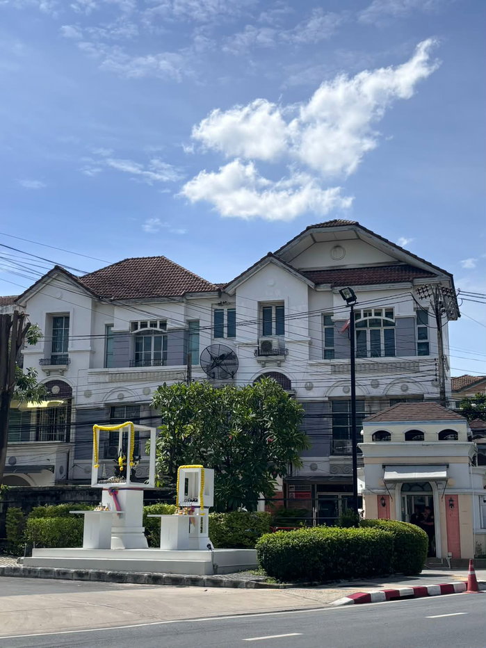 รูป บ้านกลางเมือง ลาดพร้าว–โยธินพัฒนา บ้านหลังนี้อยู่ใกล้หน้าหมู่บ้านเข้าออกสดวก - รูปที่ 1/14