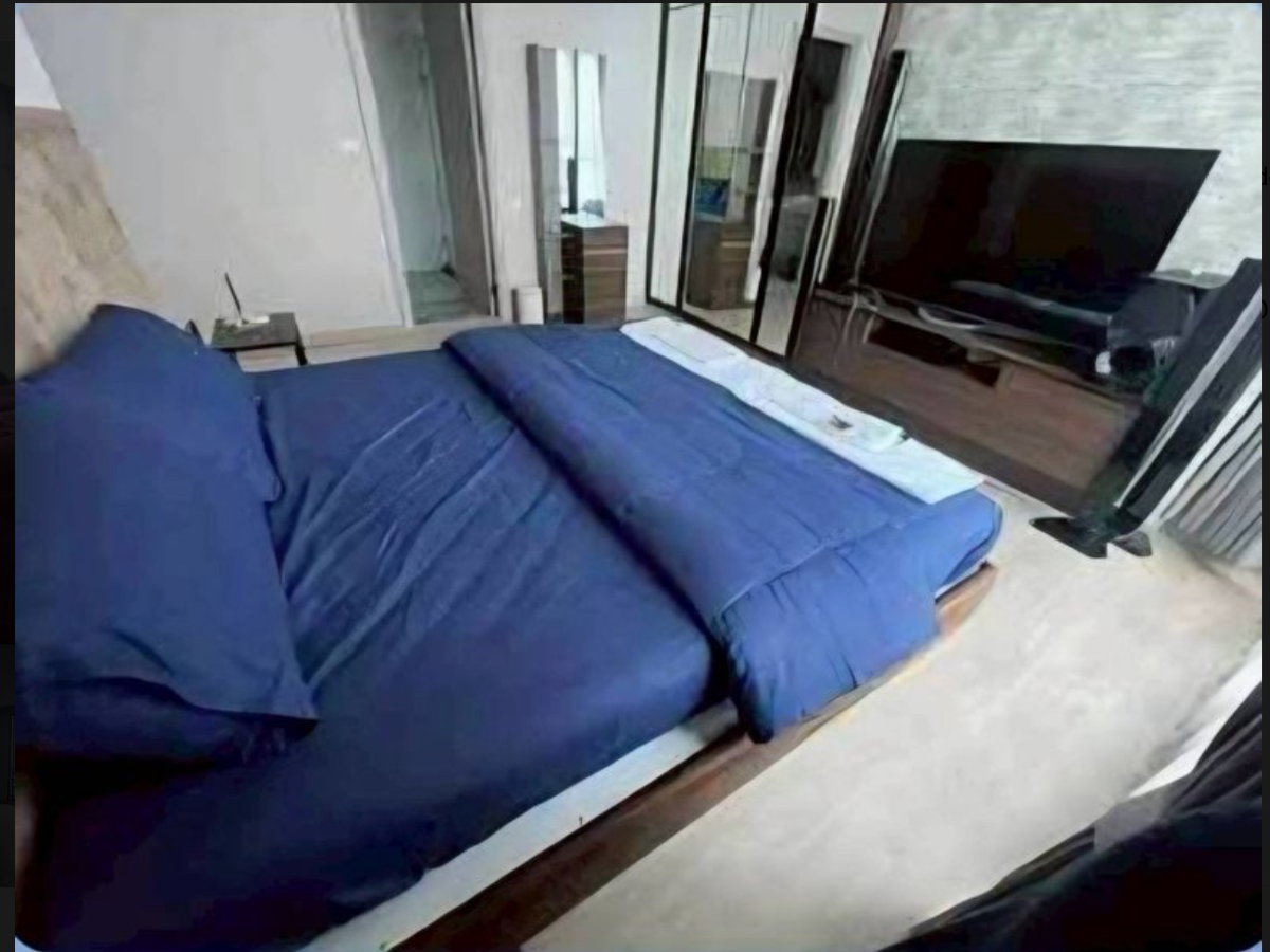 picture rent Capital Ekkamai. 4bed 200sqm. Private lift! Line id: @pfagent - 7/16