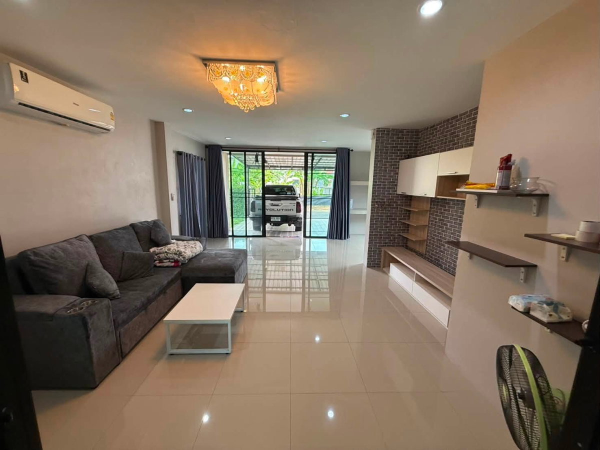 picture Modern 2-Storey Detached House for Sale in a Secure Residential Project - 12/16