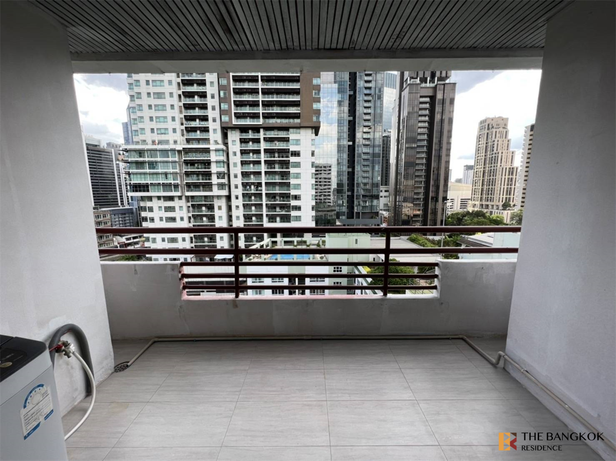 picture High-potential Location, Not as Expensive as You Think Acadamia Grand Tower near BTS Phrom Phong - 4/10
