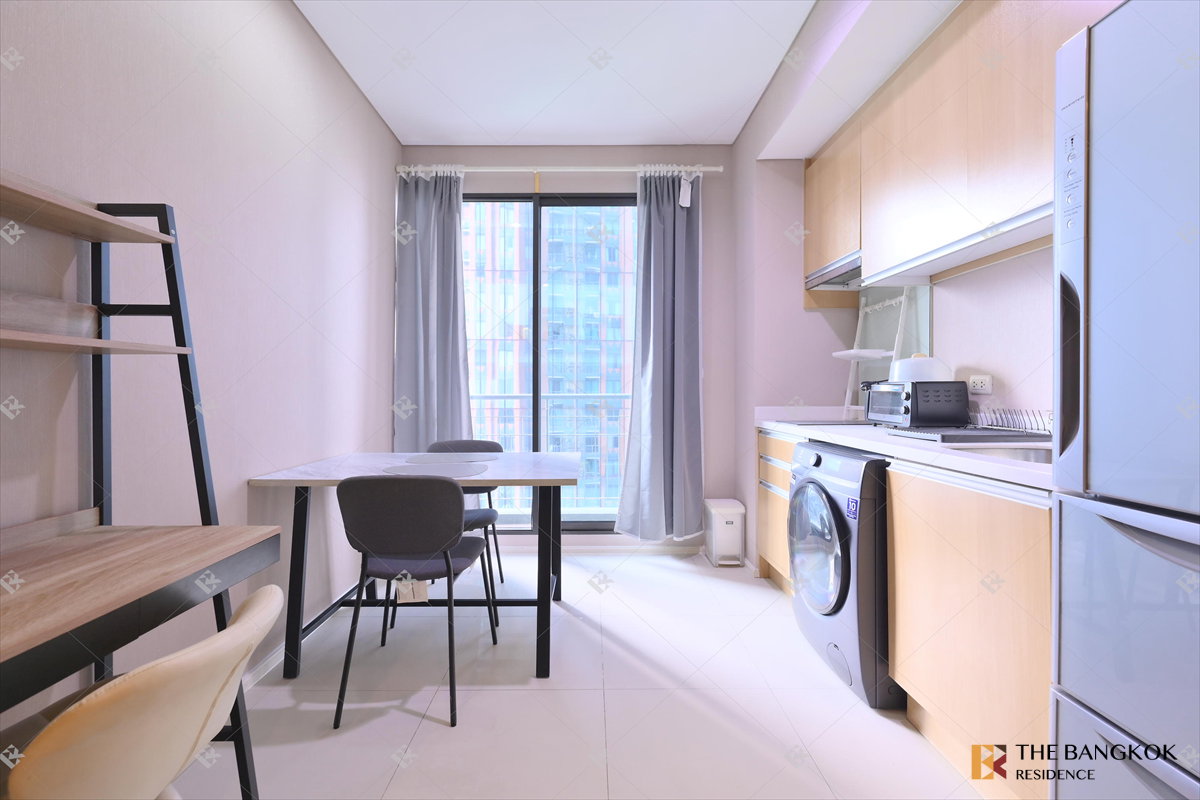 picture ✨Villa Asoke, Fully Furnished in a Warm Modern Cozy Style✨Near MRT Phetchaburi - 2/9