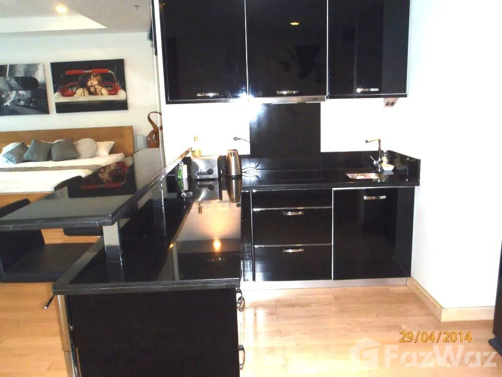picture Trendy Condo : Large Modern Open plan SuperStudio 6597985 - 2/18