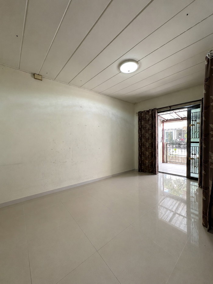 รูป 🏡✨ ขายทาวน์เฮ้าส์ 2 ชั้น หมู่บ้านภูมิใจนิเวศน์ 4 – พระสมุทรเจดีย์ - รูปที่ 3/9