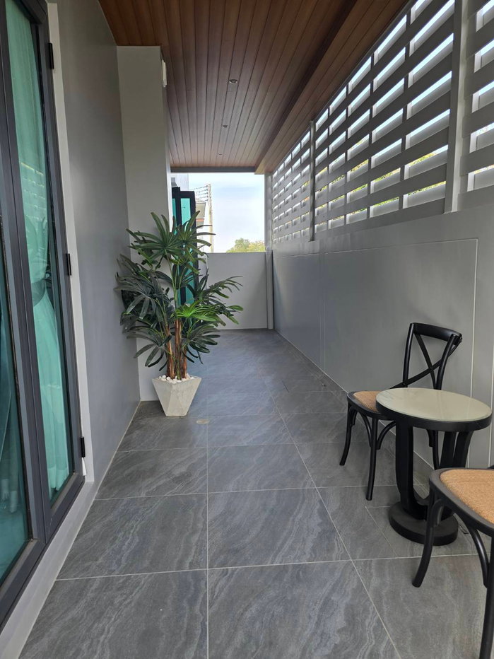 รูป ขายบ้านพร้อมสระว่ายน้ำ 2 ชั้น 3 ห้องนอน สไตล์โมเดิร์น พัทยา พร้อมเข้าอยู่ ใกล้โรงเรียนนานาชาติ Regents - รูปที่ 30/33